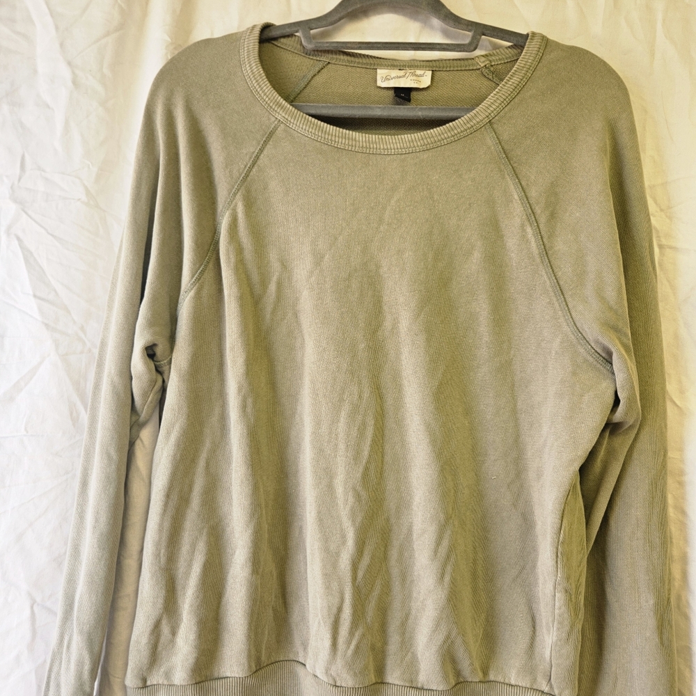 Universal Thread Sage Green Raglan Sweatshirt Siz… - image 1
